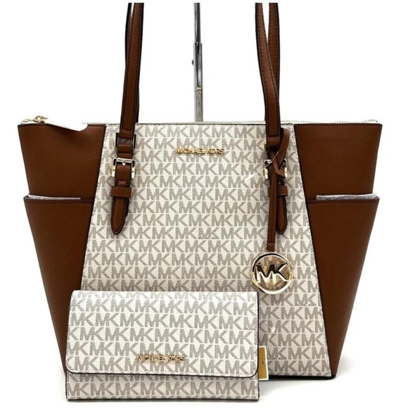 Michael Kors Large Charlotte Tote Bag & Trifold Wallet
Vanilla - Picture 1 of 13